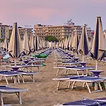 Апартаменты Sea-front Peaceful With Terrace In