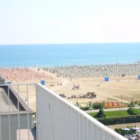 Apartment Sea-front Peaceful With Terrace In